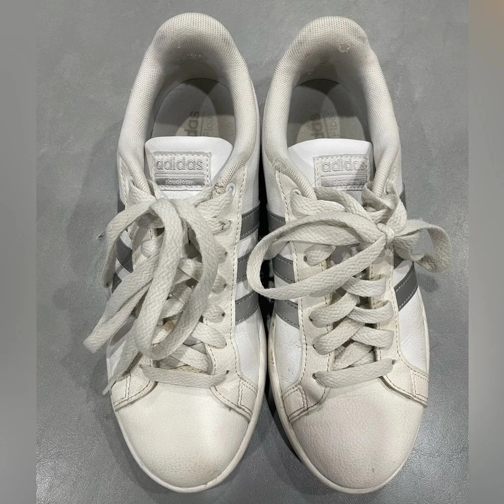 Adidas Women’s Size 7.5 Cloudform Tennis Shoes White